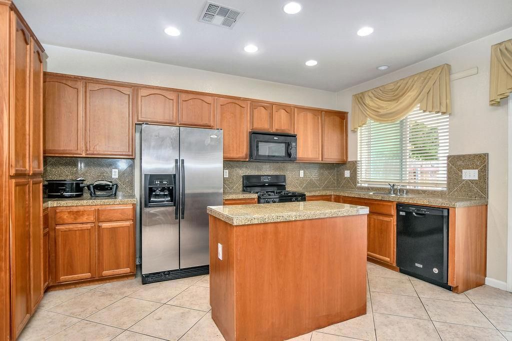 Image 9 of property listing at 3605 Gloria Court, Stockton, CA 95205