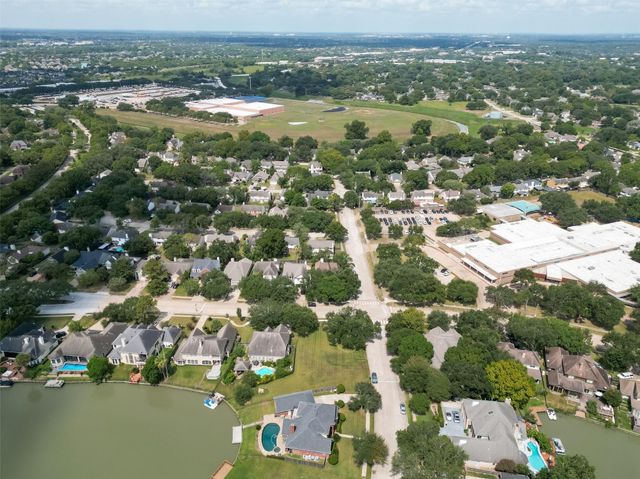 4303 Crow Valley Drive, Missouri City, TX 77459