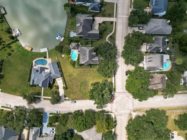 4303 Crow Valley Drive, Missouri City, TX 77459