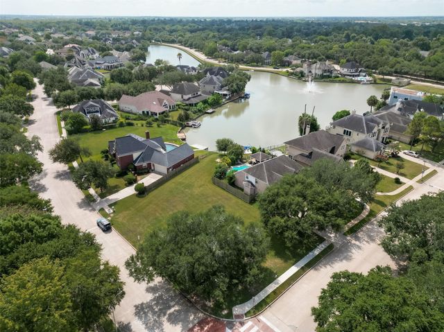 4303 Crow Valley Drive, Missouri City, TX 77459