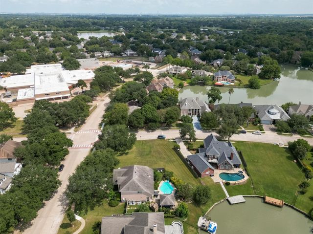 4303 Crow Valley Drive, Missouri City, TX 77459