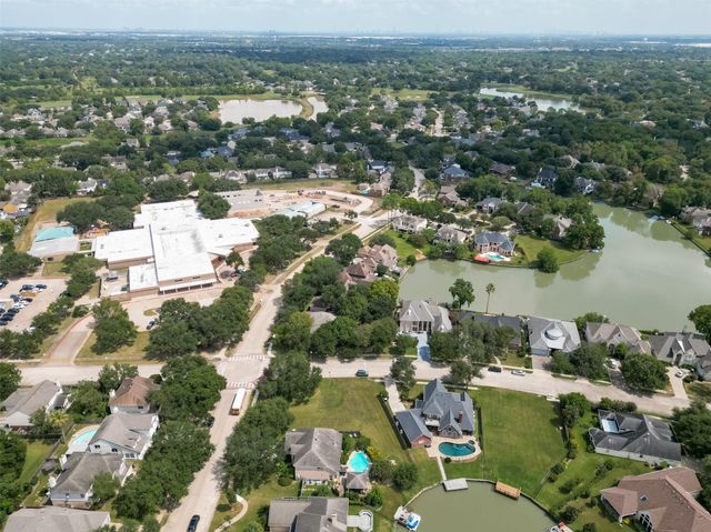 4303 Crow Valley Drive, Missouri City, TX 77459