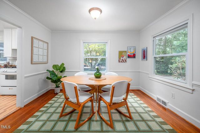 60 Oakwood Drive, Chapel Hill, NC 27517