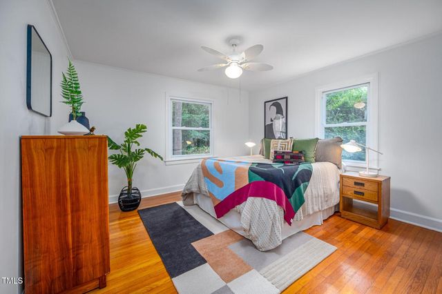 60 Oakwood Drive, Chapel Hill, NC 27517