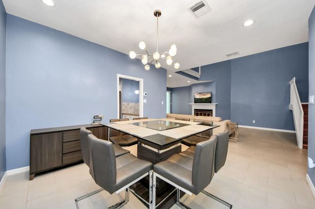 7655 S Braeswood Boulevard 10, Houston, TX 77071