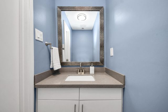 7655 S Braeswood Boulevard 10, Houston, TX 77071