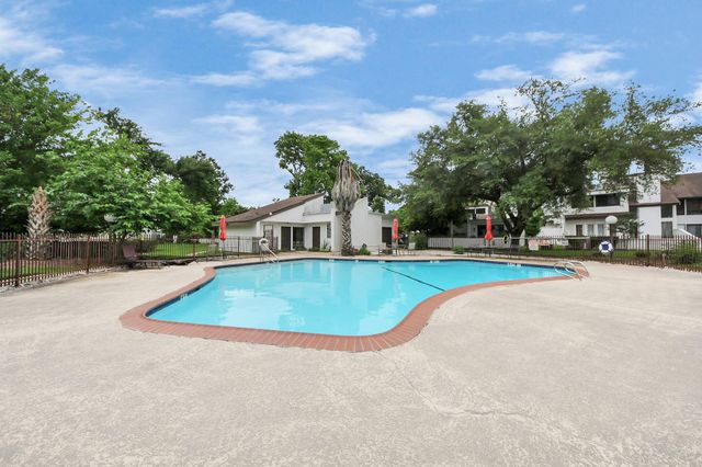 7655 S Braeswood Boulevard 10, Houston, TX 77071
