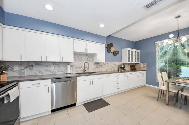 7655 S Braeswood Boulevard 10, Houston, TX 77071