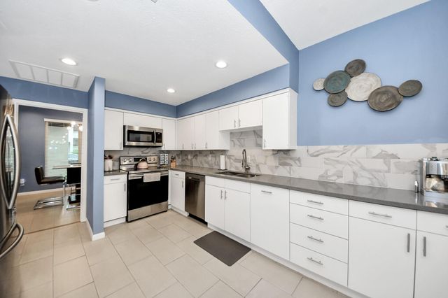 7655 S Braeswood Boulevard 10, Houston, TX 77071