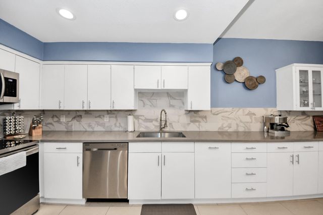 7655 S Braeswood Boulevard 10, Houston, TX 77071