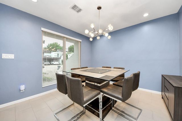 7655 S Braeswood Boulevard 10, Houston, TX 77071