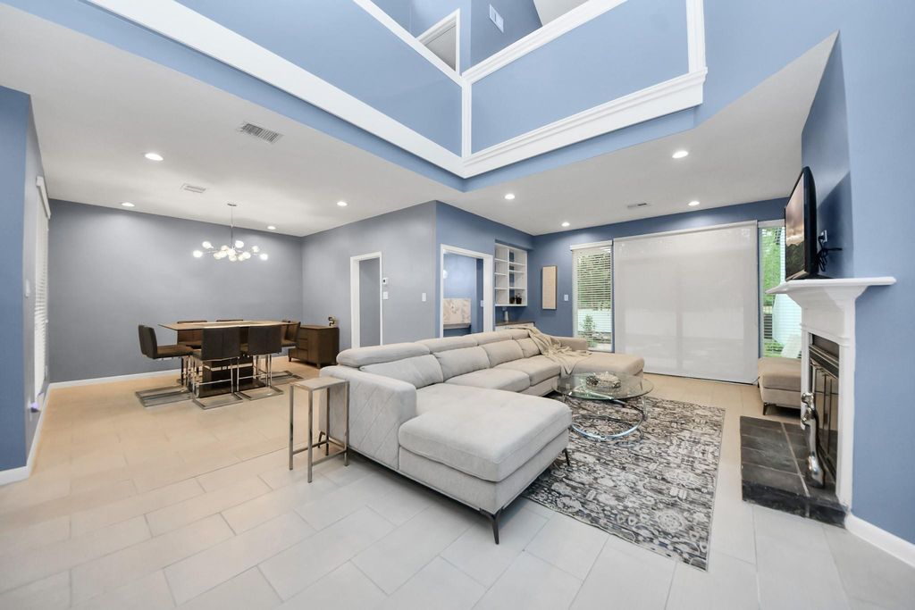 7655 S Braeswood Boulevard 10, Houston, TX 77071