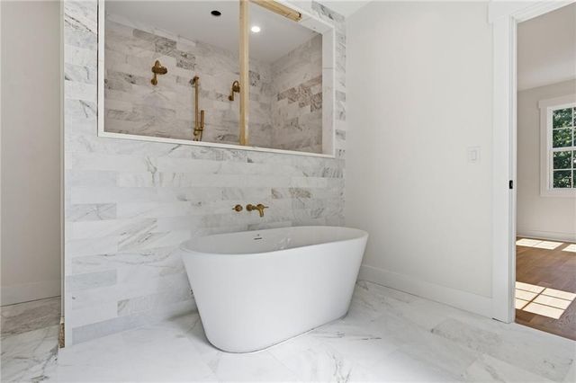 2183 Deep Woods Way, Marietta, GA 30062