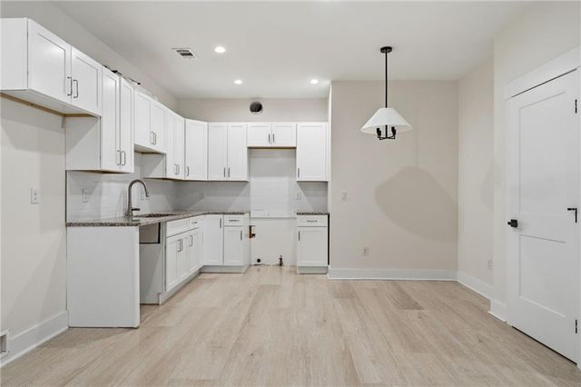 2183 Deep Woods Way, Marietta, GA 30062