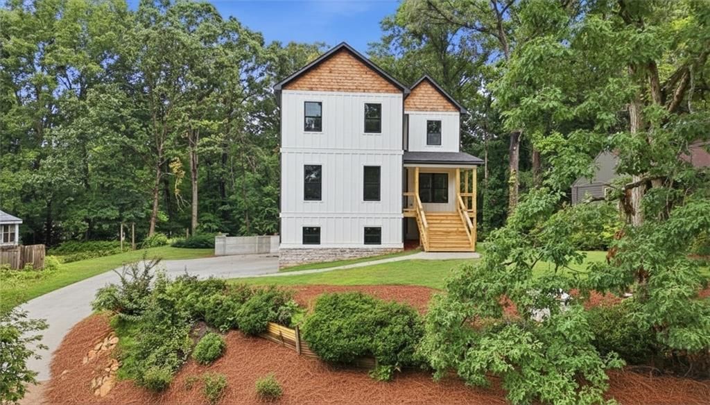 2183 Deep Woods Way, Marietta, GA 30062