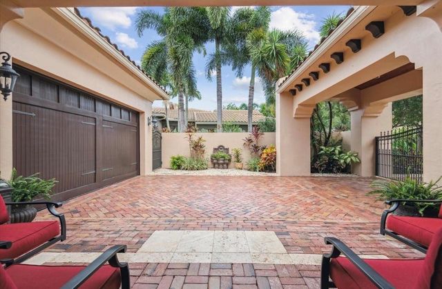 7247 Wisteria Ave, Parkland, FL 33076