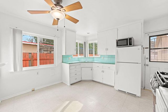 128 W Rosslynn Avenue, Fullerton, CA 92832