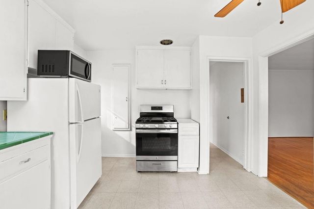 128 W Rosslynn Avenue, Fullerton, CA 92832