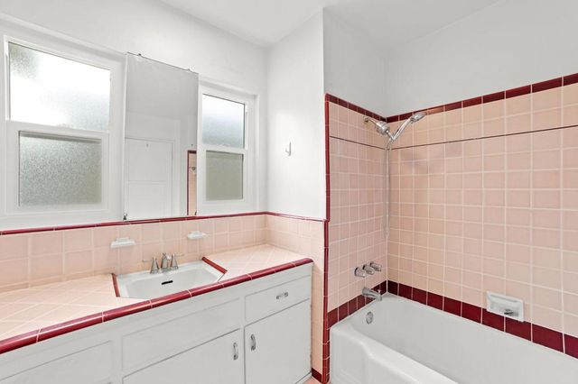 128 W Rosslynn Avenue, Fullerton, CA 92832