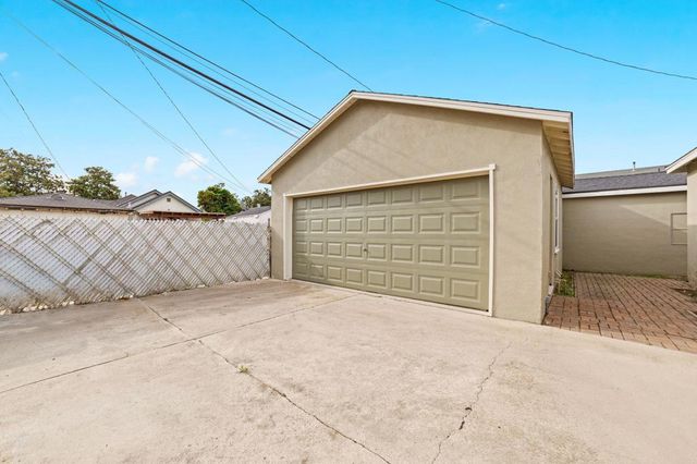 128 W Rosslynn Avenue, Fullerton, CA 92832