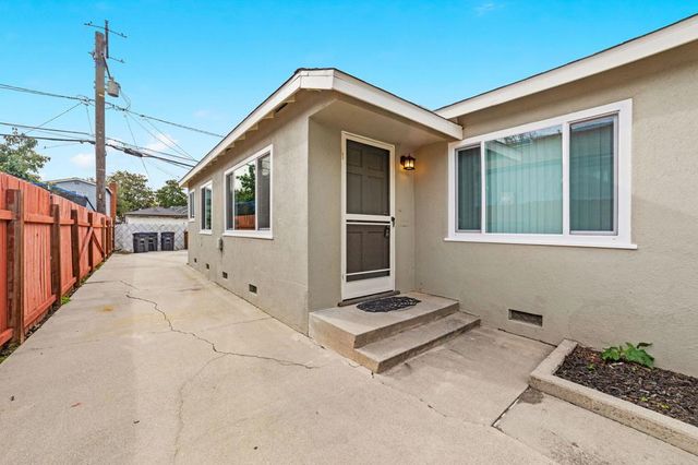 128 W Rosslynn Avenue, Fullerton, CA 92832