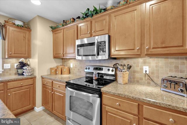 33 MICHAEL LN, Denver, PA 17517