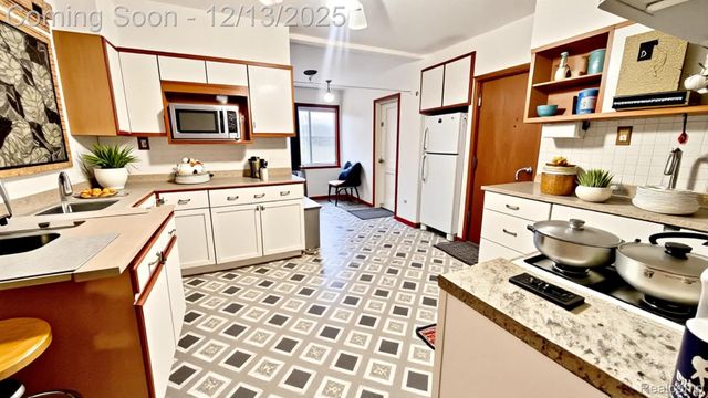 11697 Moran Street, Hamtramck, MI 48212