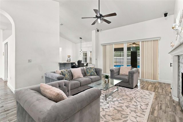 5232 HAMMOCK CIRCLE, St Cloud, FL 34771
