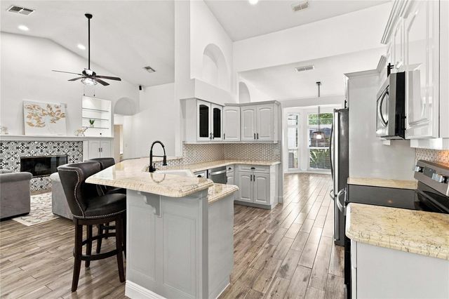 5232 HAMMOCK CIRCLE, St Cloud, FL 34771