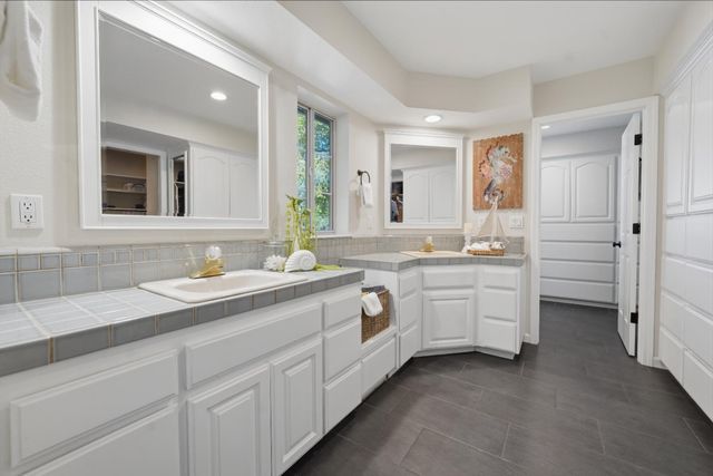 23850 Star Ct, Auburn, CA 95602