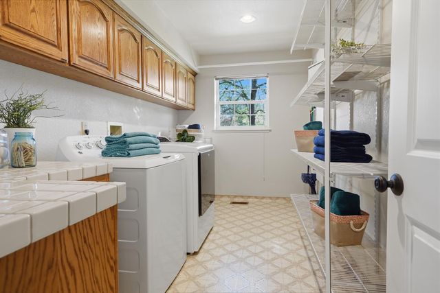 23850 Star Ct, Auburn, CA 95602