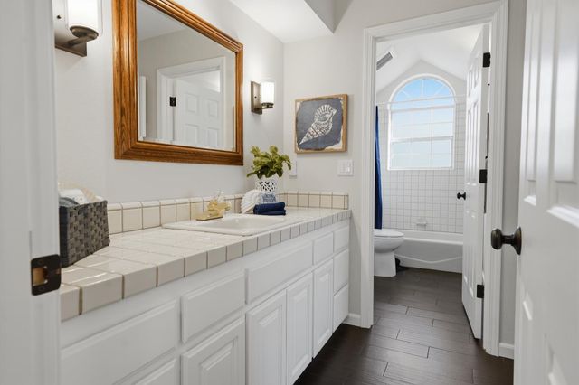 23850 Star Ct, Auburn, CA 95602