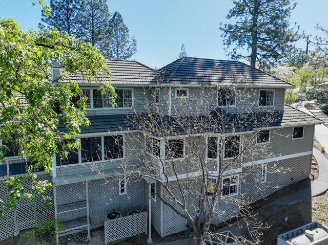 23850 Star Ct, Auburn, CA 95602