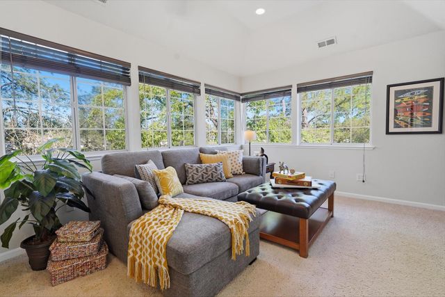 23850 Star Ct, Auburn, CA 95602