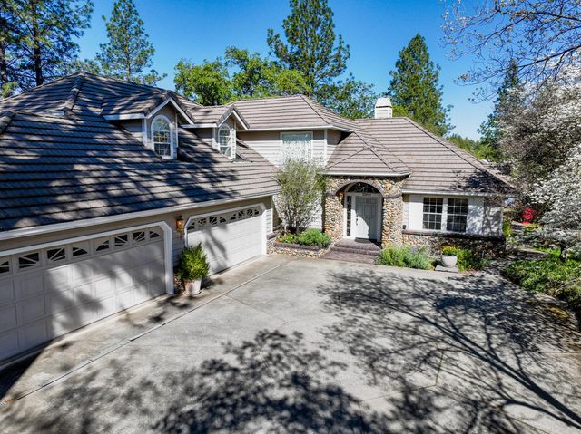 23850 Star Ct, Auburn, CA 95602