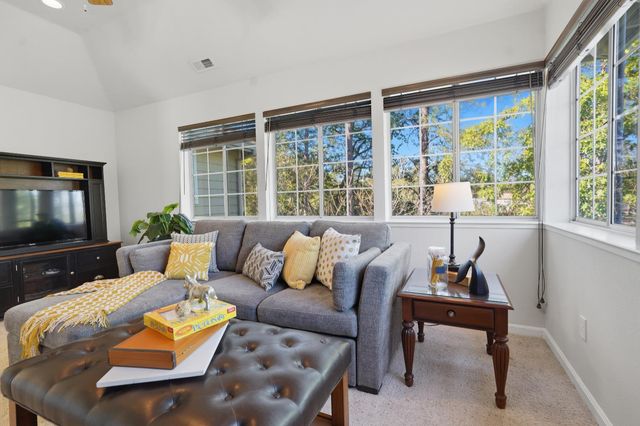 23850 Star Ct, Auburn, CA 95602