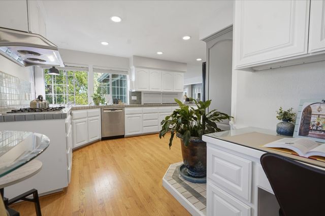 23850 Star Ct, Auburn, CA 95602