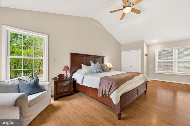 215 RAMBLIN ROSE LN, Martinsburg, WV 25404