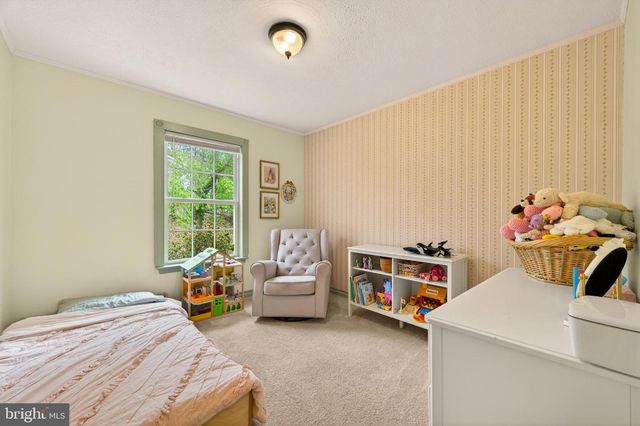 215 RAMBLIN ROSE LN, Martinsburg, WV 25404