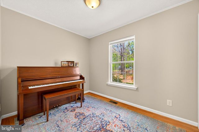 215 RAMBLIN ROSE LN, Martinsburg, WV 25404