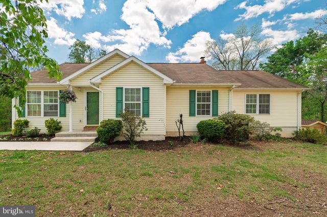 215 RAMBLIN ROSE LN, Martinsburg, WV 25404