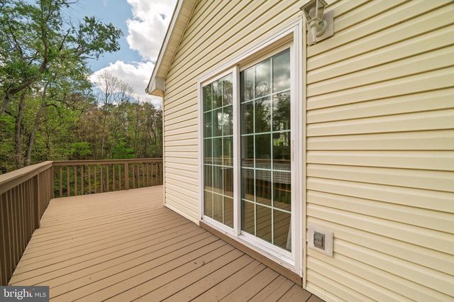 215 RAMBLIN ROSE LN, Martinsburg, WV 25404