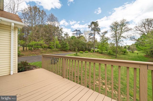 215 RAMBLIN ROSE LN, Martinsburg, WV 25404