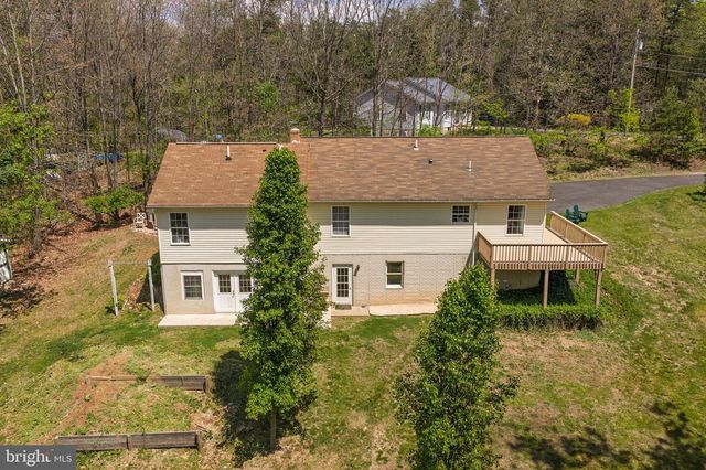 215 RAMBLIN ROSE LN, Martinsburg, WV 25404