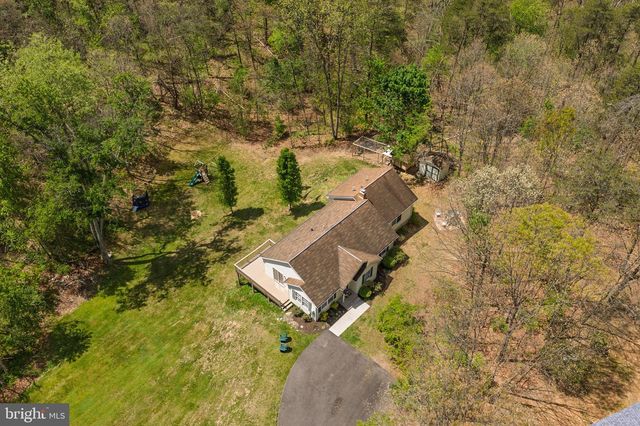 215 RAMBLIN ROSE LN, Martinsburg, WV 25404