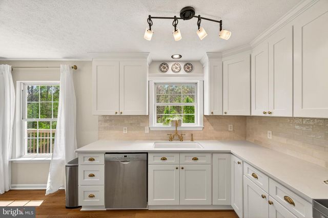 215 RAMBLIN ROSE LN, Martinsburg, WV 25404