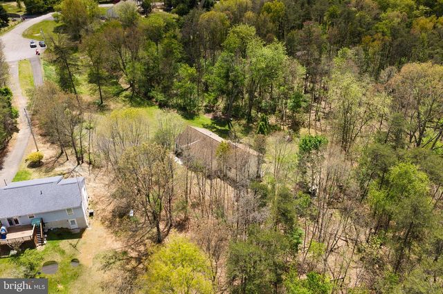 215 RAMBLIN ROSE LN, Martinsburg, WV 25404