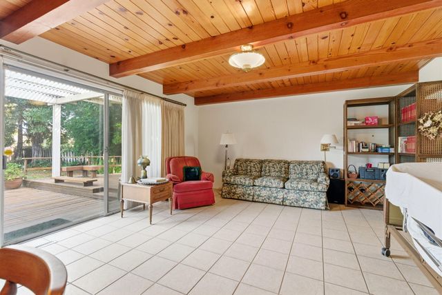 670 W Kanai Avenue, Porterville, CA 93257