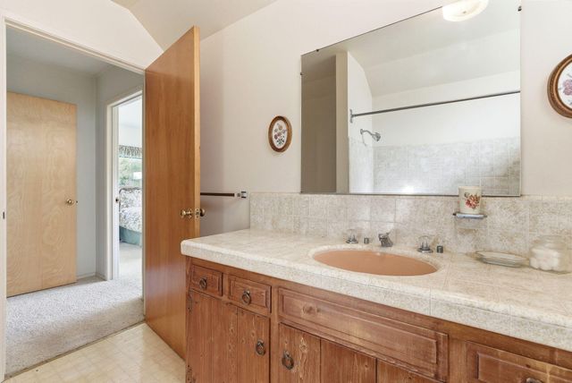 670 W Kanai Avenue, Porterville, CA 93257