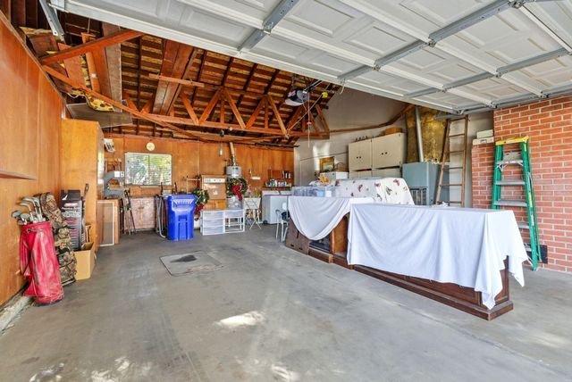 670 W Kanai Avenue, Porterville, CA 93257